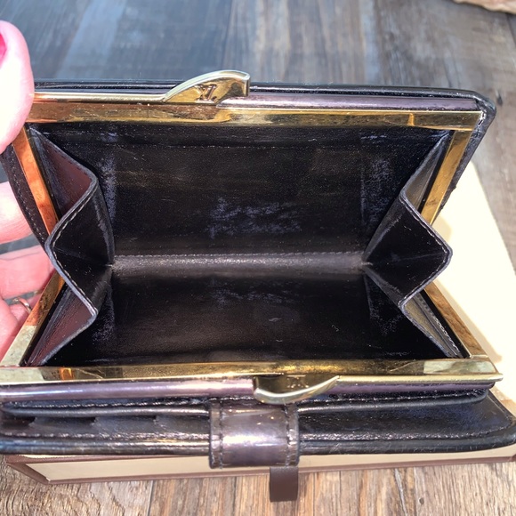 Louis Vuitton Vernis Porte Monnaie Viennois Wallet - Picture 12 of 16